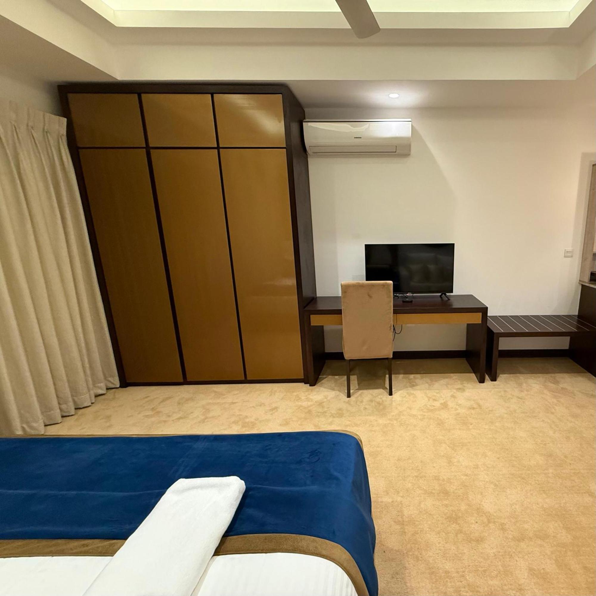 Ocean Breeze Negombo- Tidesend Luxury Beach Apartments Zimmer foto